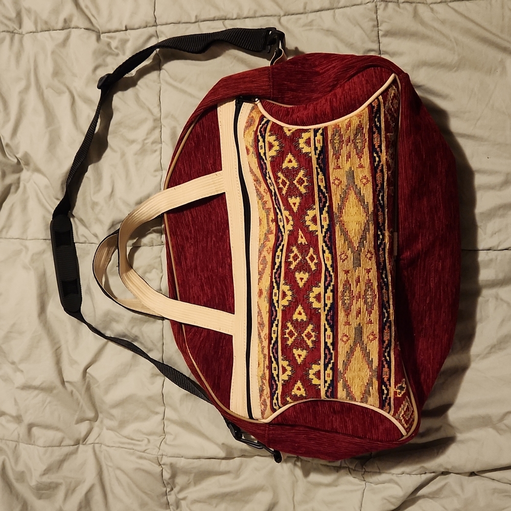 Overnight bag with strap